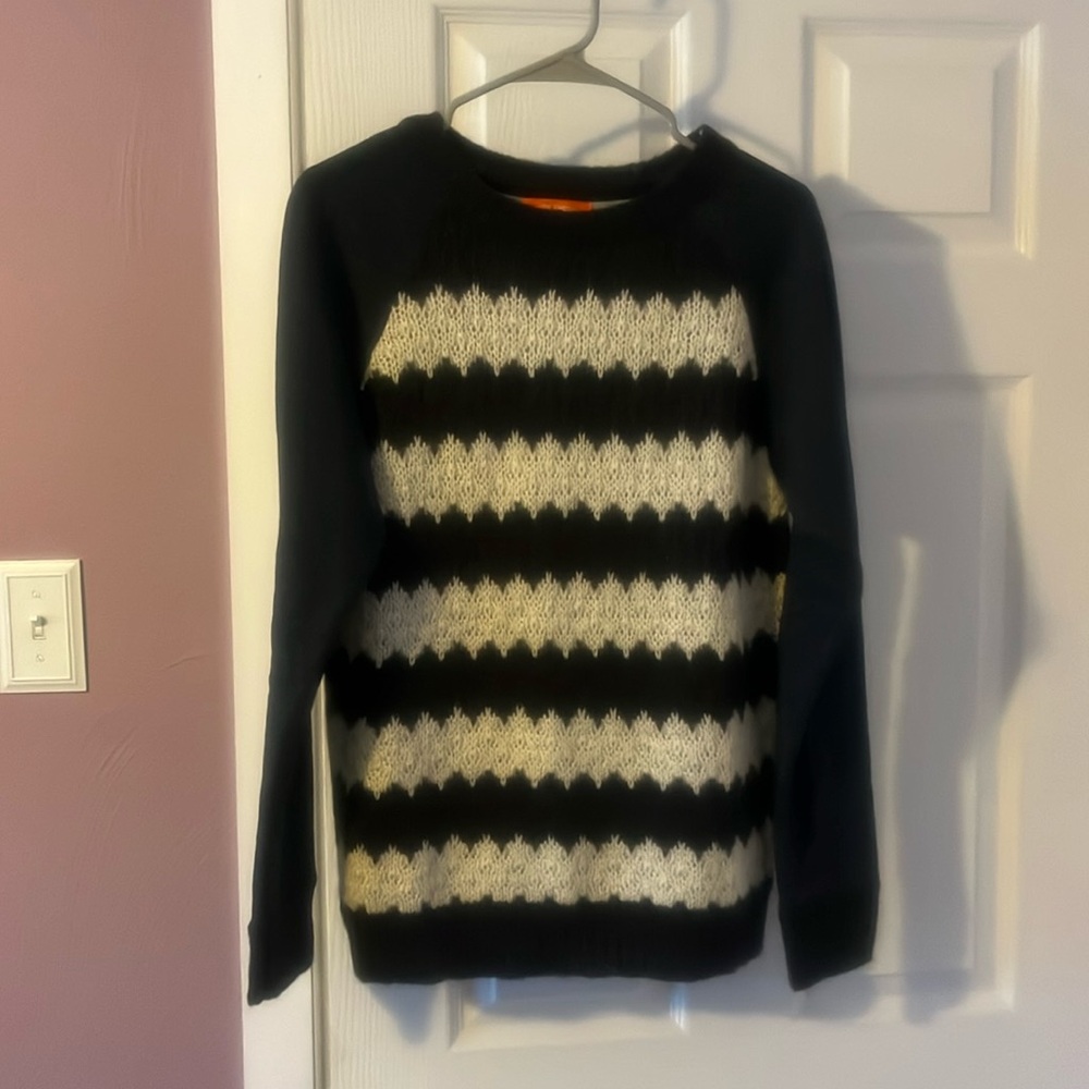 Women’s sweater